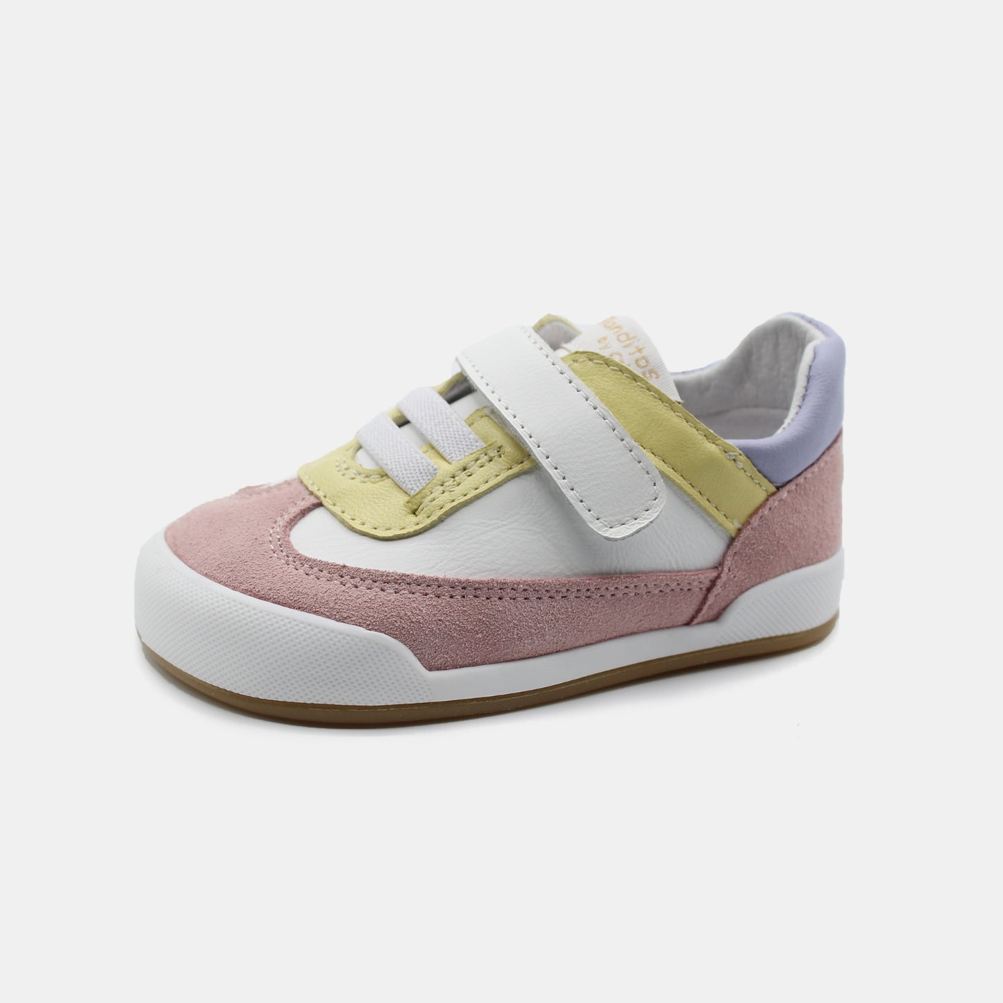 Zapatillas Modena en color Arcoiris, calzado barefoot para niños de pies libres, flexibles, ergonómicas y ligeras, ideales para el desarrollo natural del pie infantil. 💡 Ideal para todo tipo de empeines.