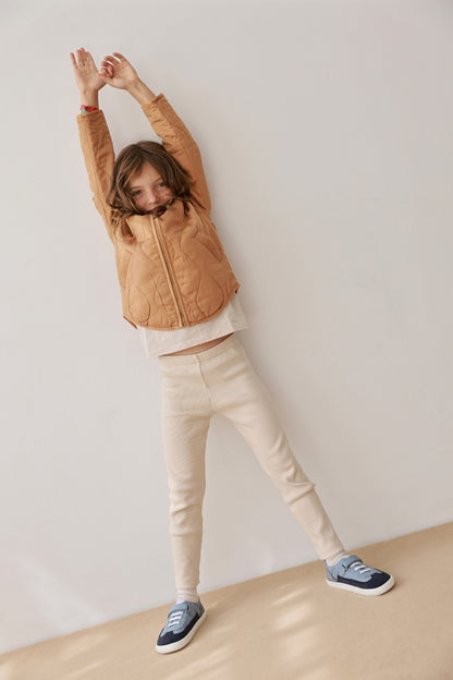 Zapatillas Berlin en color Azul, calzado barefoot para niños de pies libres, flexibles, ergonómicas y ligeras, ideales para el desarrollo natural del pie infantil. 💡 Ideal para todo tipo de empeines.