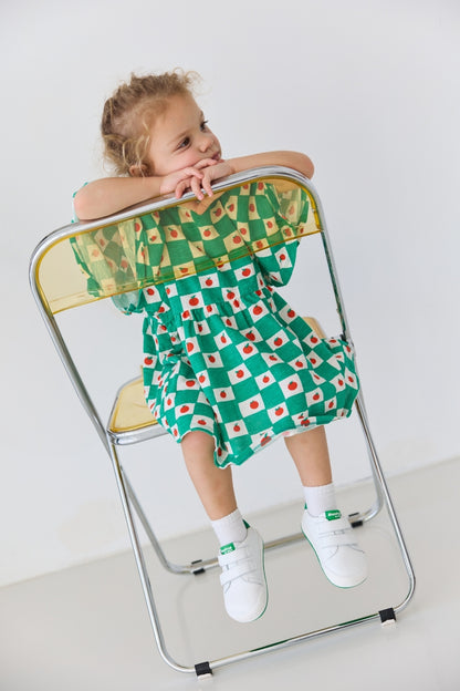 Zapatillas Londres en color Verde, calzado barefoot para niños de pies libres, flexibles, ergonómicas y ligeras, ideales para el desarrollo natural del pie infantil. 💡 Ideal para todo tipo de empeines.