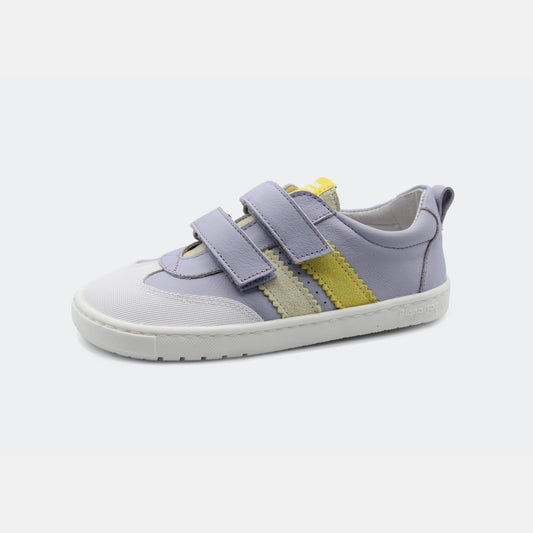 Zapatillas Marea en color Lila, calzado barefoot para niños de pies libres, flexibles, ergonómicas y ligeras, ideales para el desarrollo natural del pie infantil. 💡 Ideal para todo tipo de empeines.