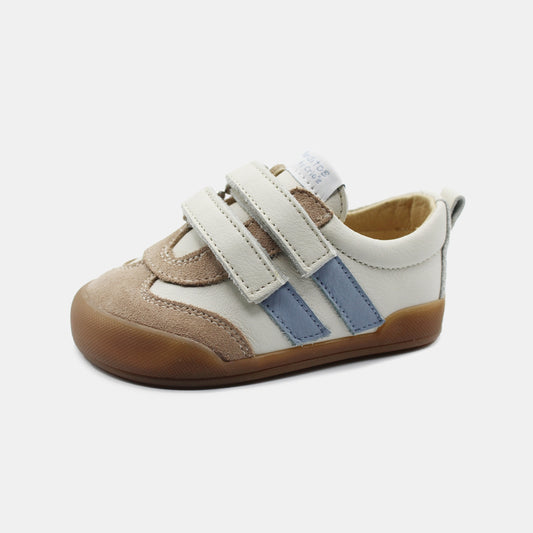 Zapatillas Milan en color Panna, calzado barefoot para niños de Pies Libres. Flexibles, ergonómicas y ligeras, ideales para el desarrollo natural del pie infantil. 💡 Ideal para todo tipo de empeines.