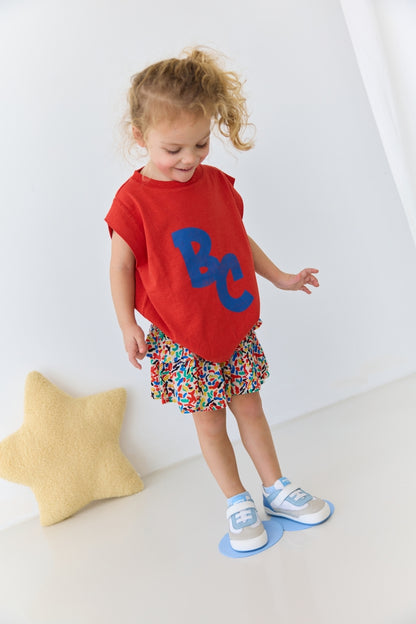 Zapatillas Modena en color Azulon, calzado barefoot para niños de pies libres, flexibles, ergonómicas y ligeras, ideales para el desarrollo natural del pie infantil. 💡 Ideal para todo tipo de empeines.