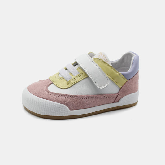 Zapatillas Modena en color Arcoiris, calzado barefoot para niños de pies libres, flexibles, ergonómicas y ligeras, ideales para el desarrollo natural del pie infantil. 💡 Ideal para todo tipo de empeines.