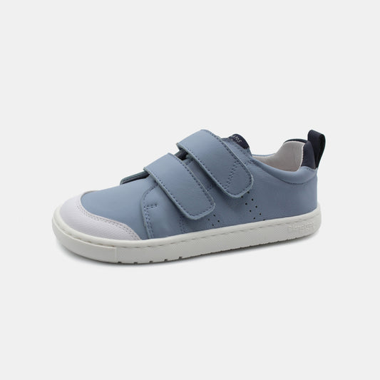 Zapatillas Rio en color Azul, calzado barefoot para niños de pies libres, flexibles, ergonómicas y ligeras, ideales para el desarrollo natural del pie infantil. 💡 Ideal para todo tipo de empeines.