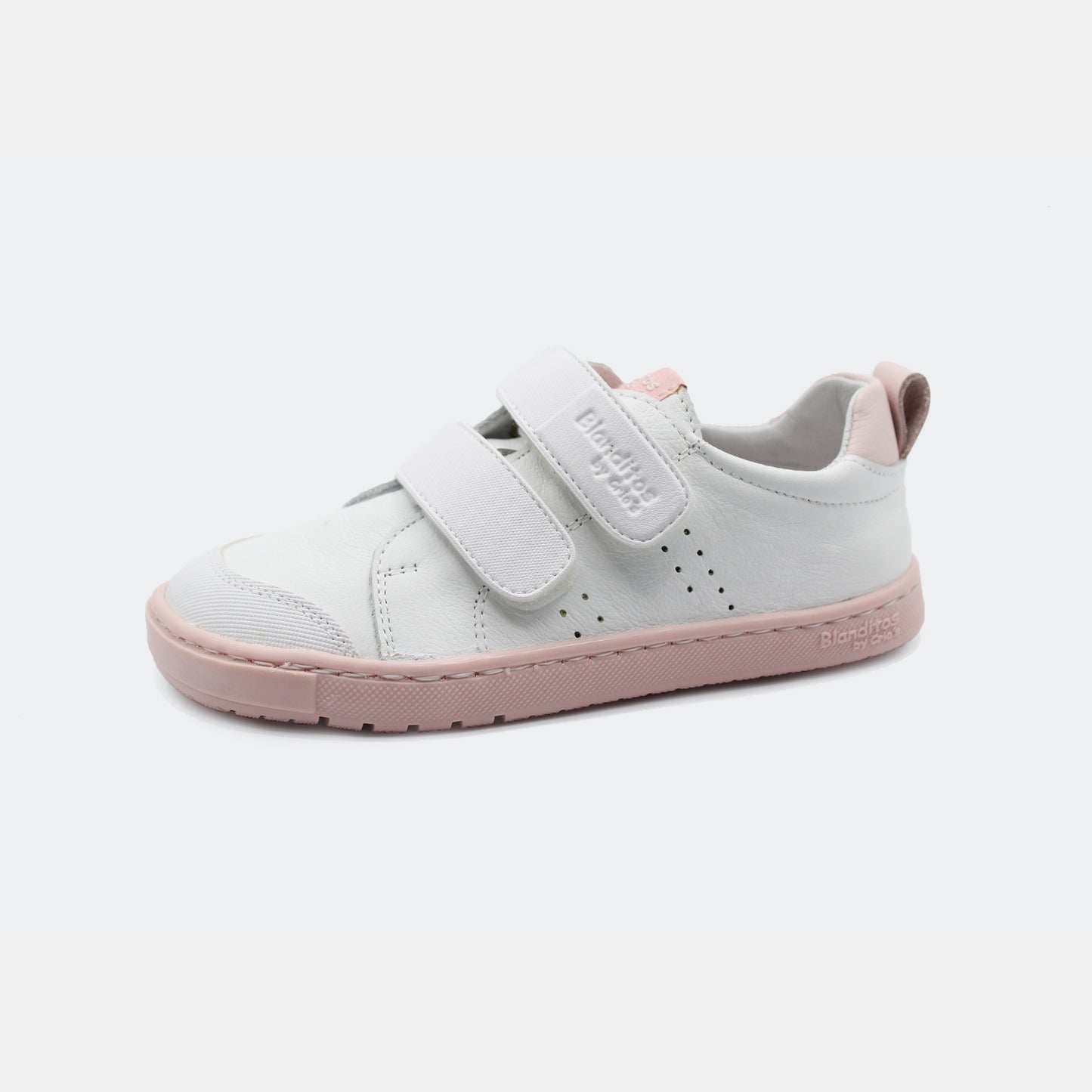 Zapatillas Rio en color Rosita, calzado barefoot para niños de pies libres, flexibles, ergonómicas y ligeras, ideales para el desarrollo natural del pie infantil. 💡 Ideal para todo tipo de empeines.